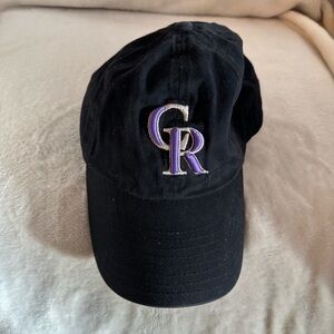 Colorado Rockies Hat (Like new condition) adjustable strap Black brand=New Era.